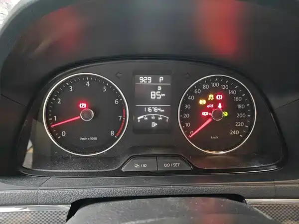 Volkswagen Cross Lavida 2014