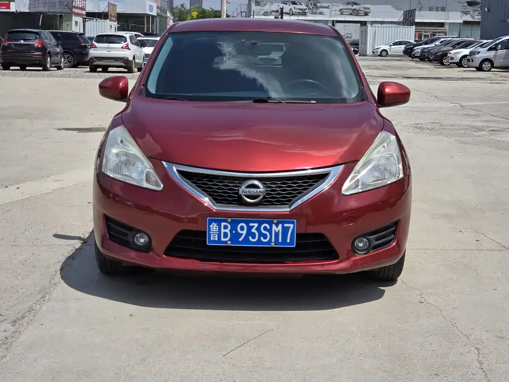 Nissan Tiida 2014