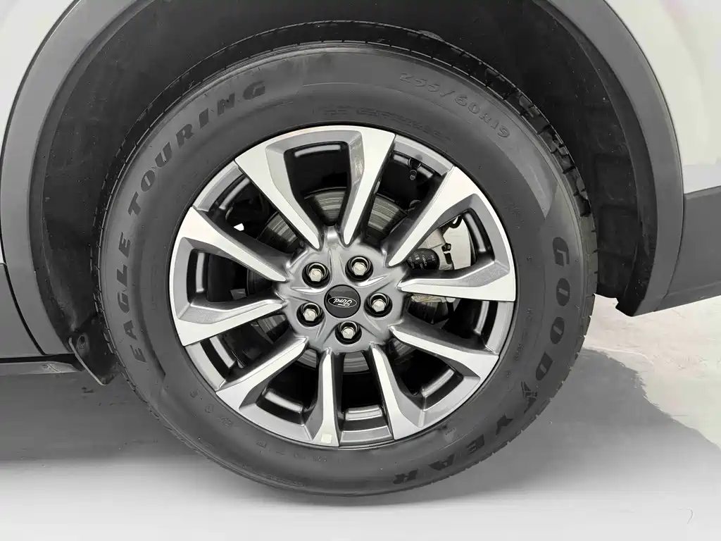 Ford Edge 2023 — фото 20