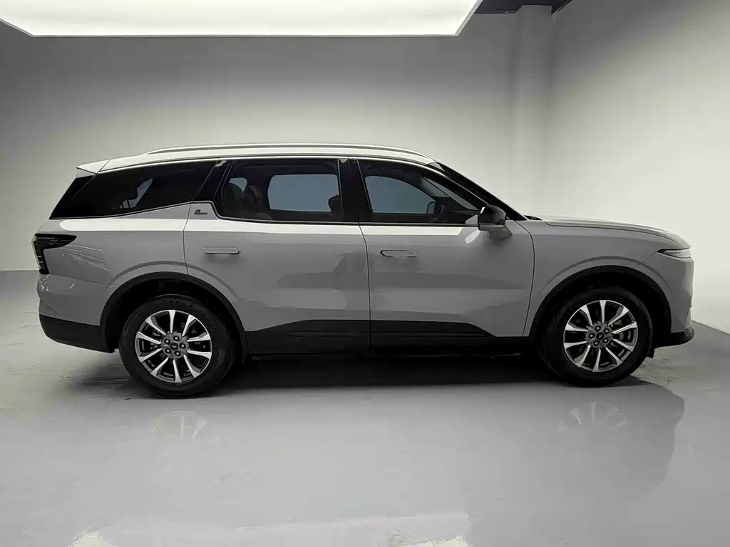 Ford Edge 2023 — фото 14