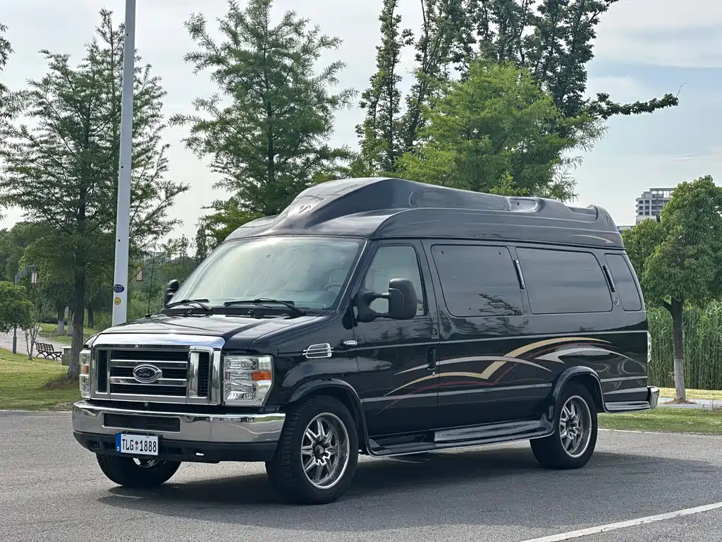 Ford E350 2010