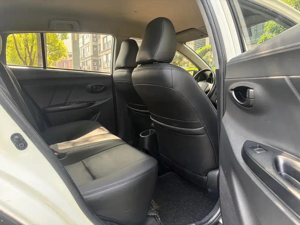 Toyota Yaris L 2020 — фото 14