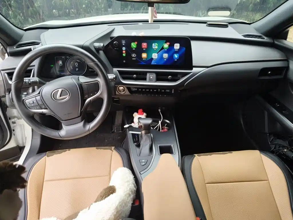 Lexus UX 2022 — фото 13