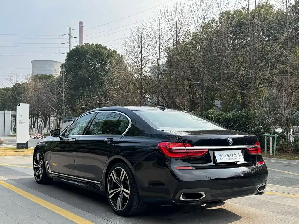 BMW 7 Series 2017 — фото 3