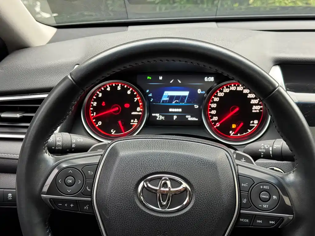 Toyota Camry 2023 — фото 12