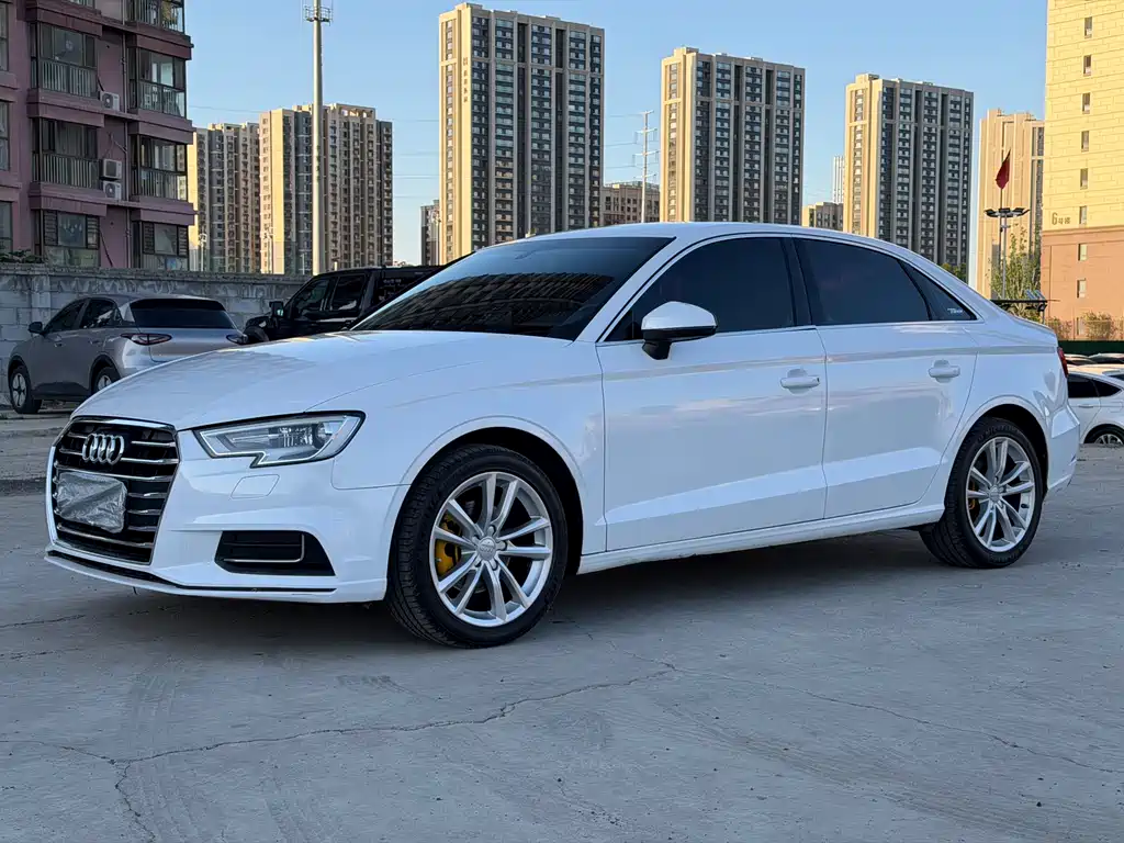 Audi A3 2018 — фото 2