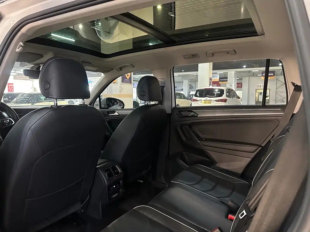 Volkswagen Tiguan L 2020 — фото 16