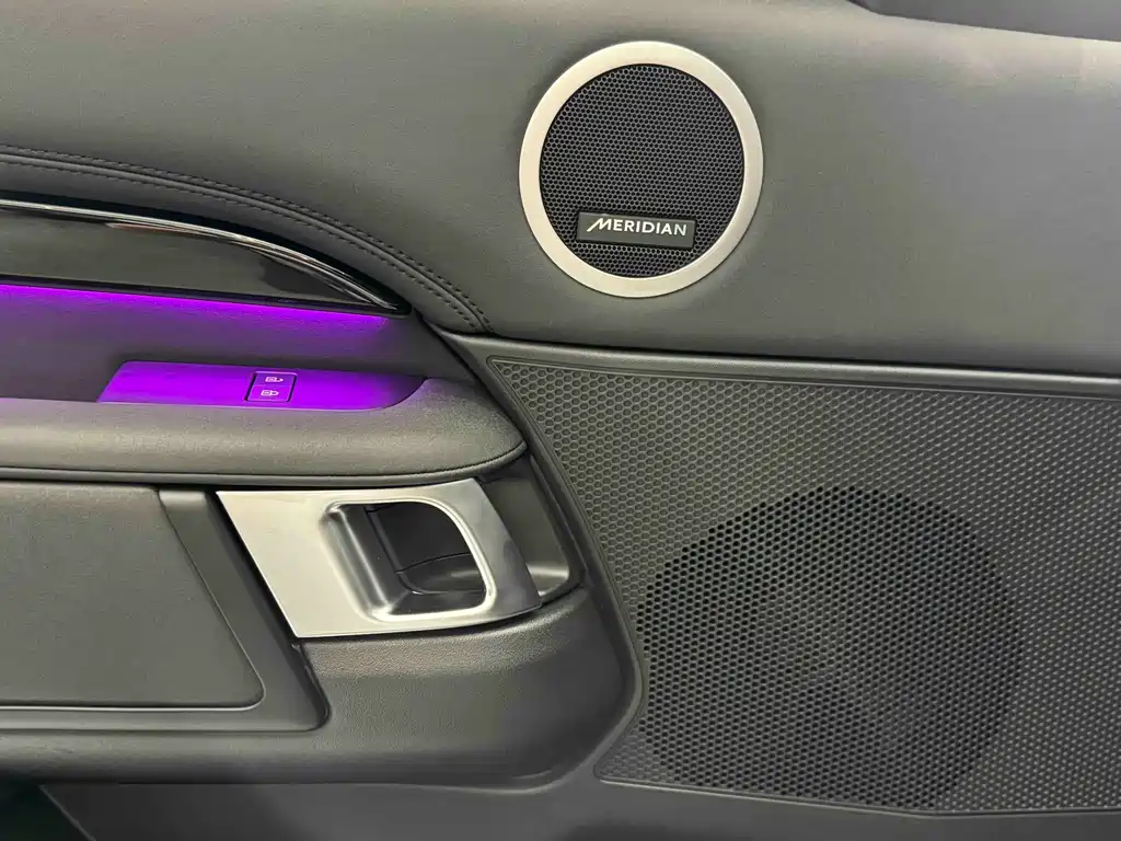 Land Rover Discovery 2025 — фото 15