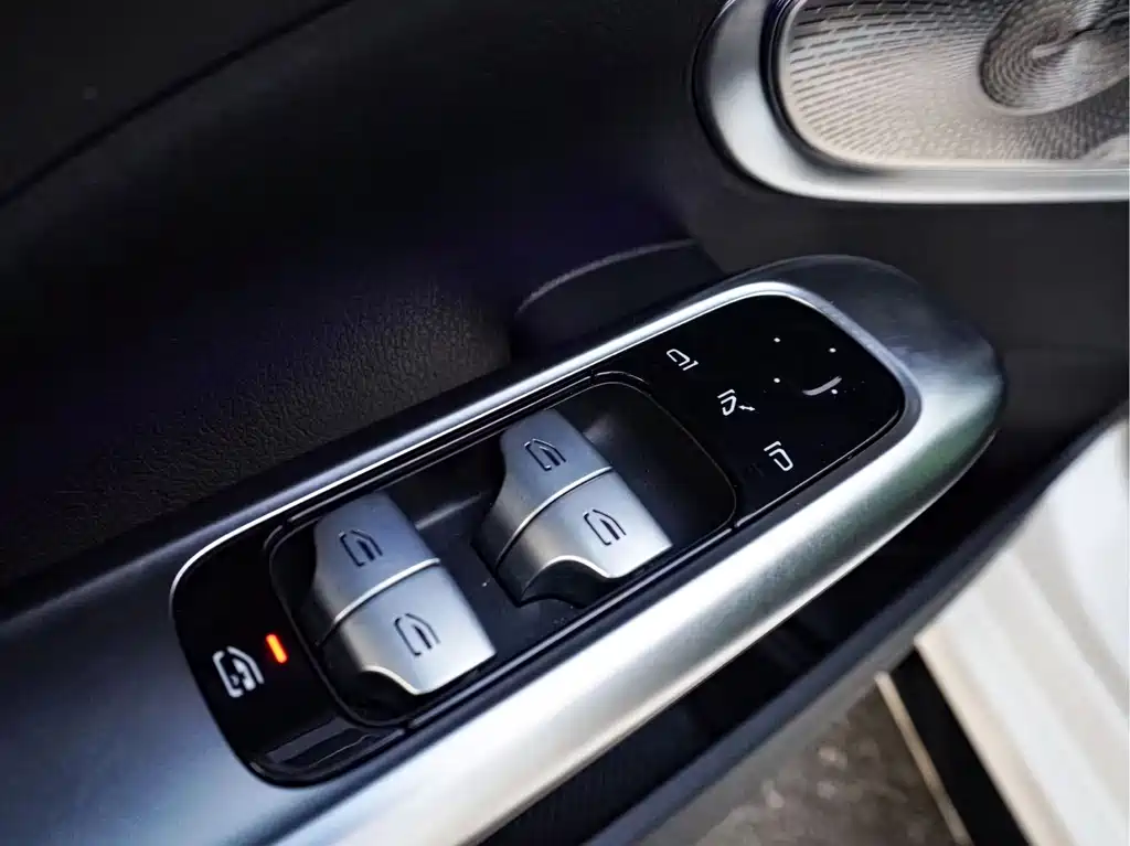 Mercedes-Benz C-Class 2023 — фото 21