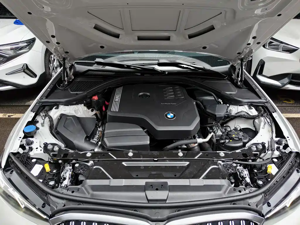 BMW 3 Series 2023 — фото 18