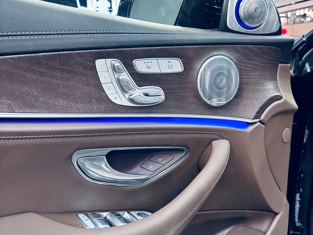 Mercedes-Benz E-Class 2020 — фото 7