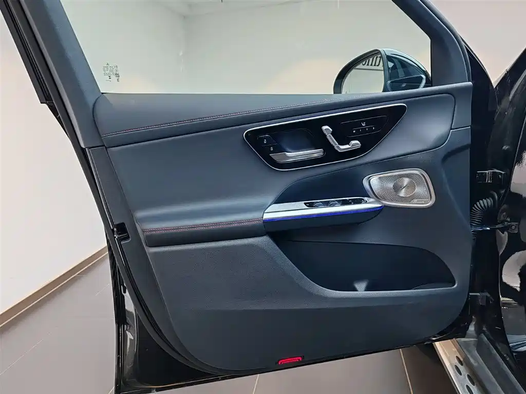 Mercedes-Benz GLC AMG 2025 — фото 10