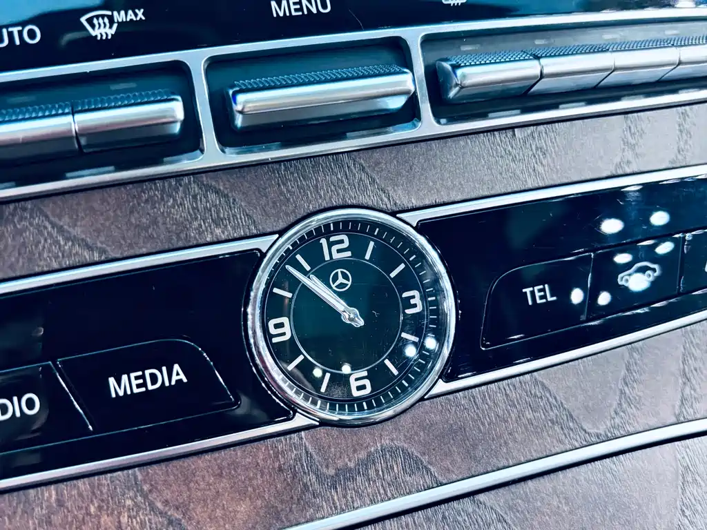 Mercedes-Benz E-Class 2020 — фото 10