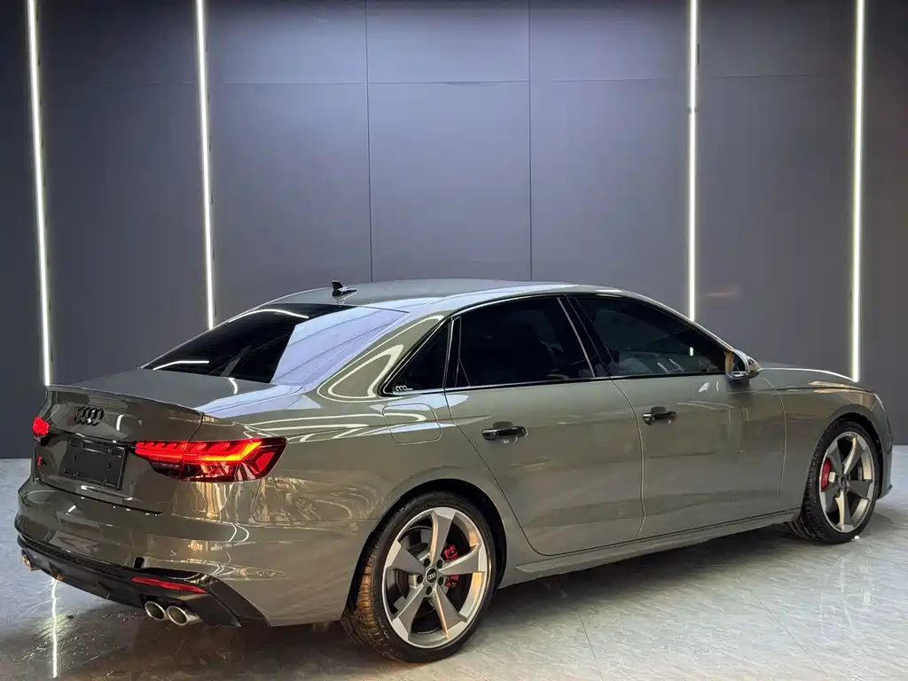 Audi S4 2023 — фото 9
