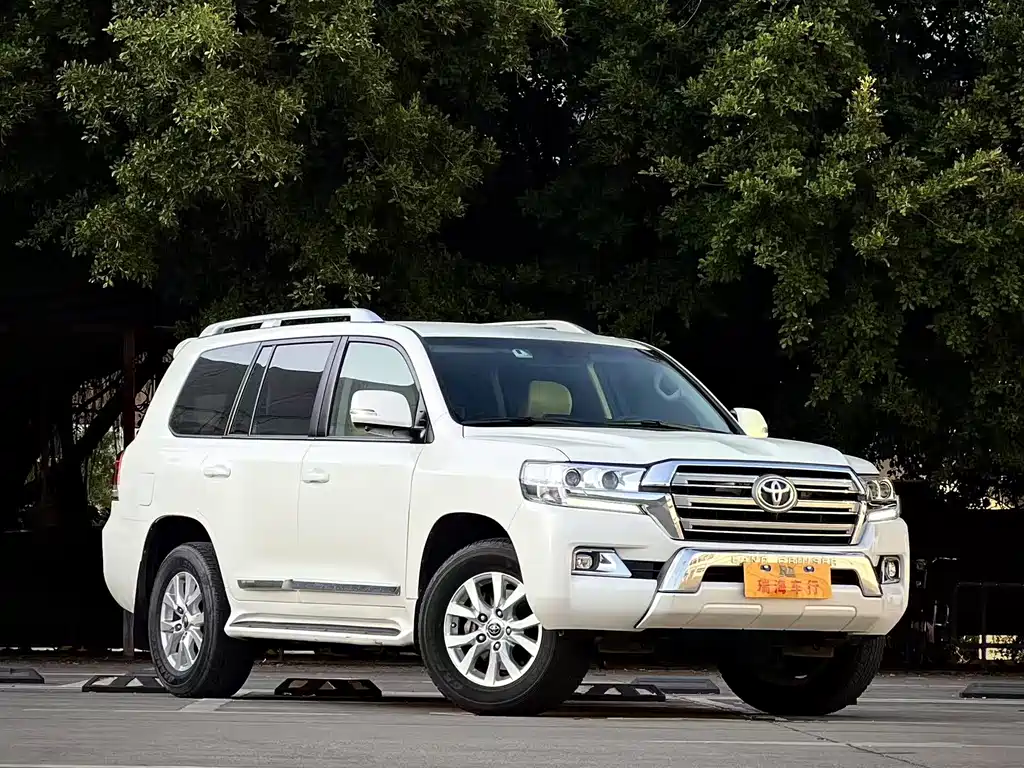 Toyota Land Cruiser 2018 — фото 2