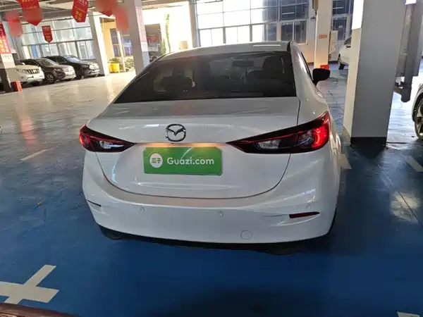 Mazda 3 Axela 2016