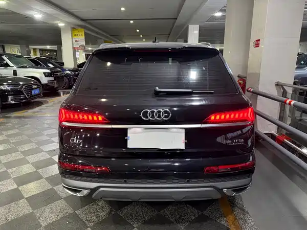 Audi Q7 2021