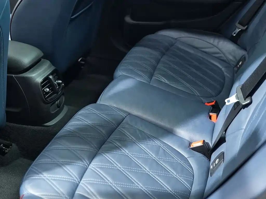 MINI Clubman 2017 — фото 10