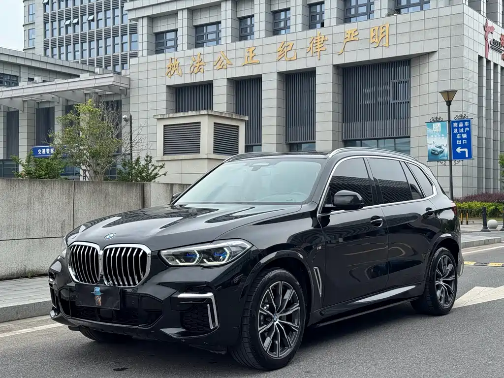 BMW X5 2023 — фото 1