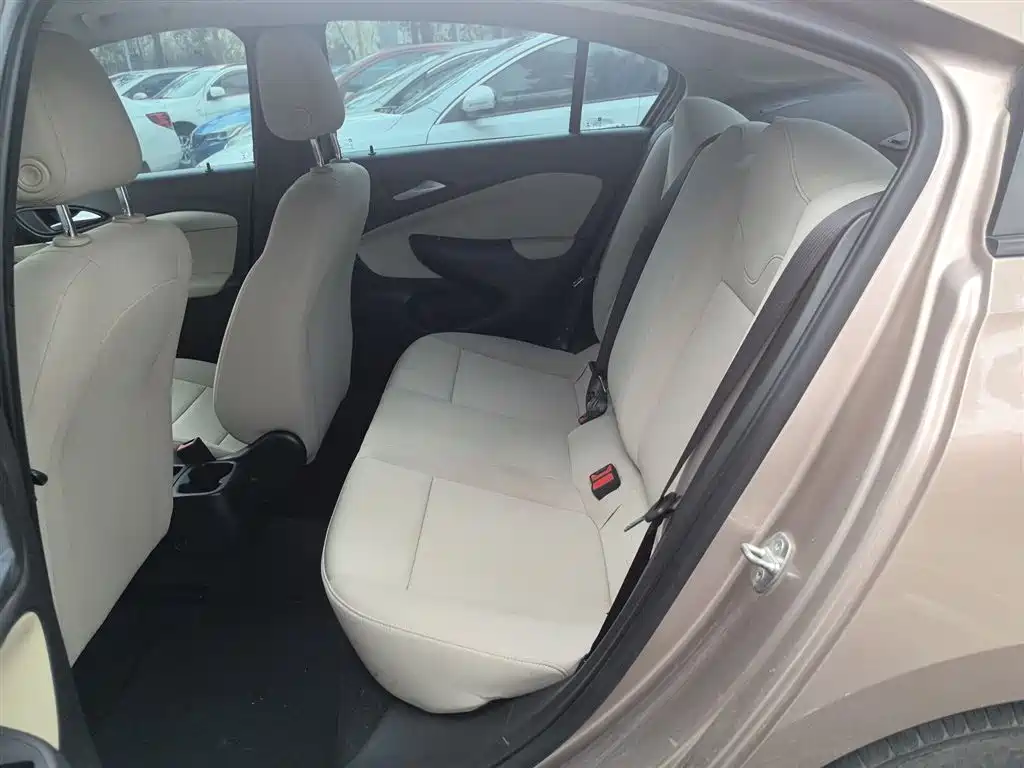 Buick Excelle 2019 — фото 10