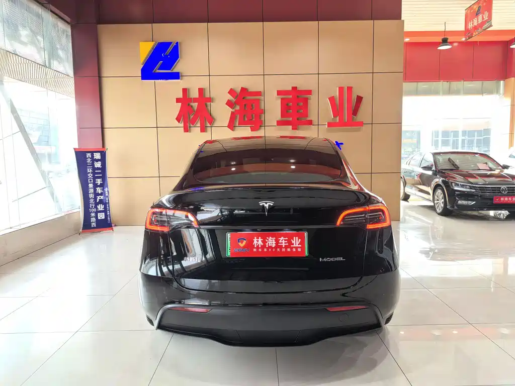 Tesla Model Y 2022 — фото 16