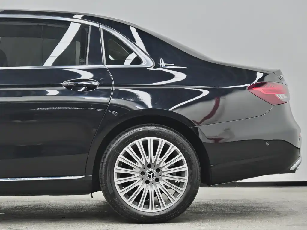 Mercedes-Benz E-Class 2022 — фото 26