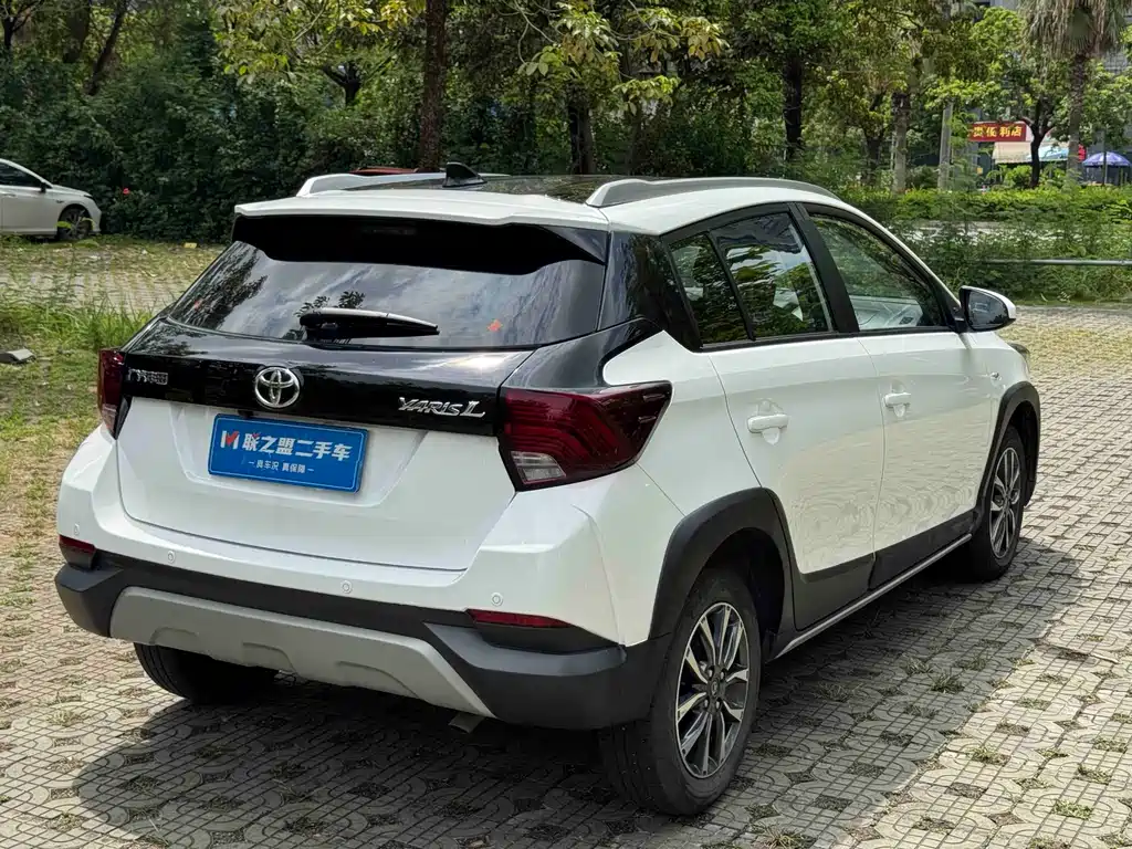 Toyota Yaris L 2022