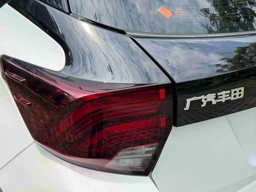 Toyota Yaris L 2022 — фото 31