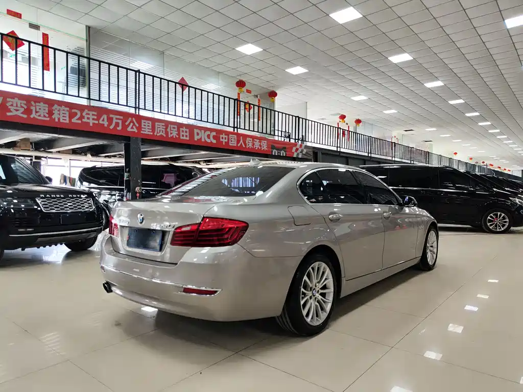 BMW 5 Series 2015 — фото 24