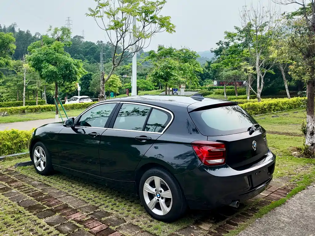BMW 1 Series 2012 — фото 11