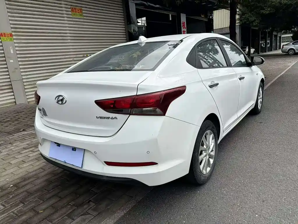 Hyundai Verna 2017 — фото 4