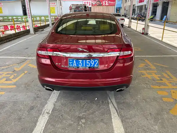 Jaguar XF 2011