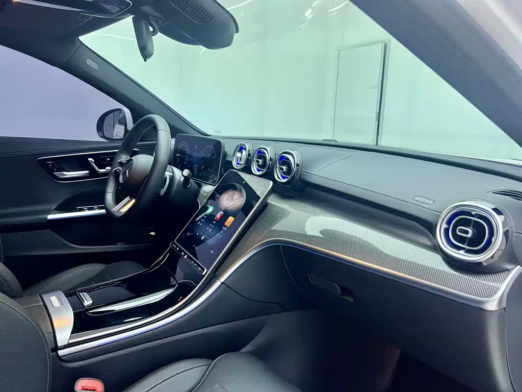 Mercedes-Benz C-Class 2025 — фото 30