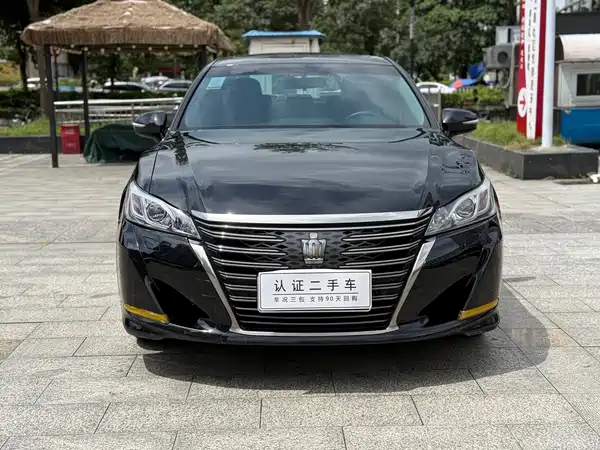 Toyota Crown 2018
