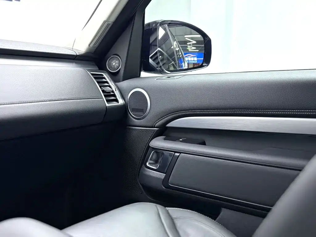 Land Rover Discovery 2022 — фото 10