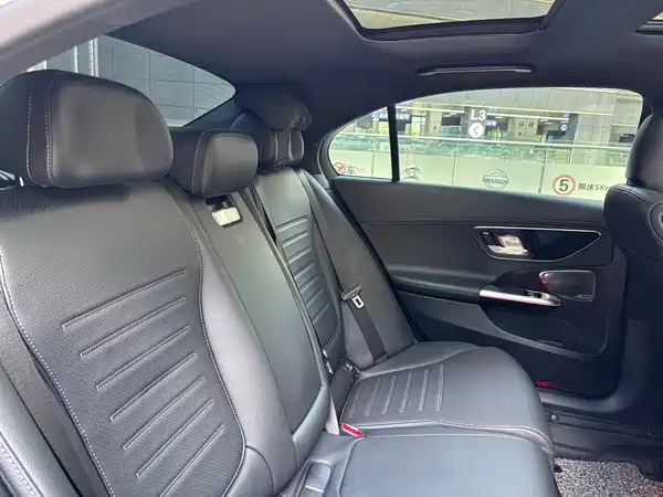 Mercedes-Benz C-Class 2024