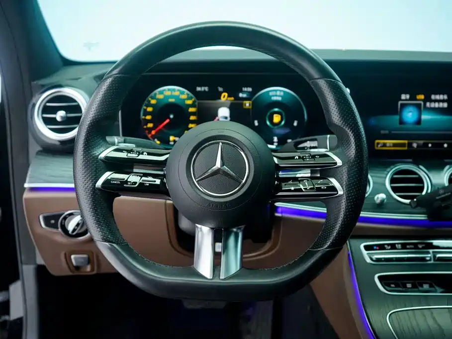 Mercedes-Benz E-Class 2021 — фото 16