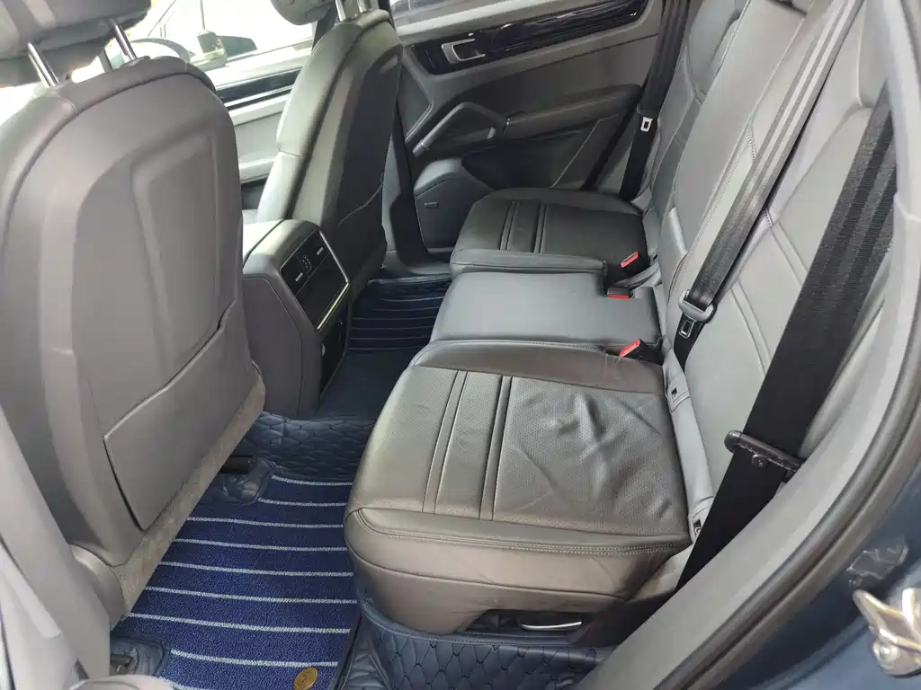 Porsche Cayenne 2018 — фото 10