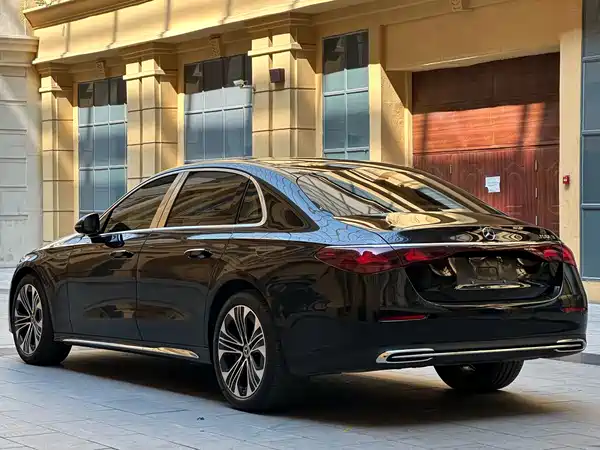 Mercedes-Benz E-Class 2025
