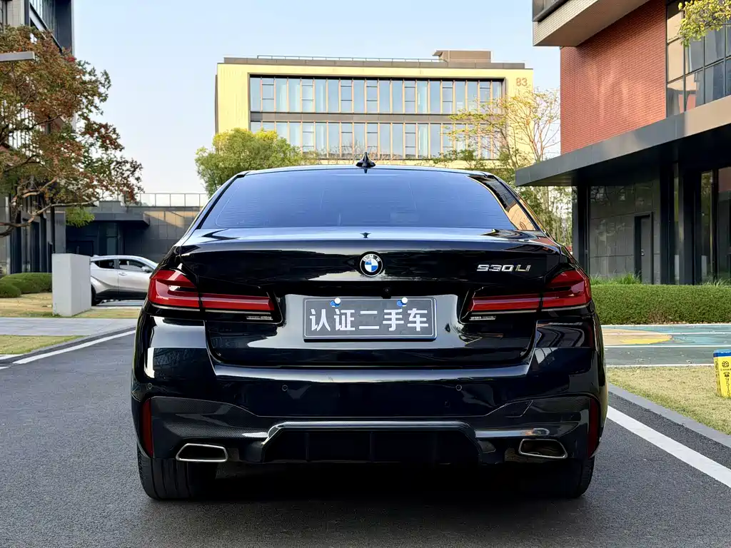 BMW 5 Series 2023 — фото 15