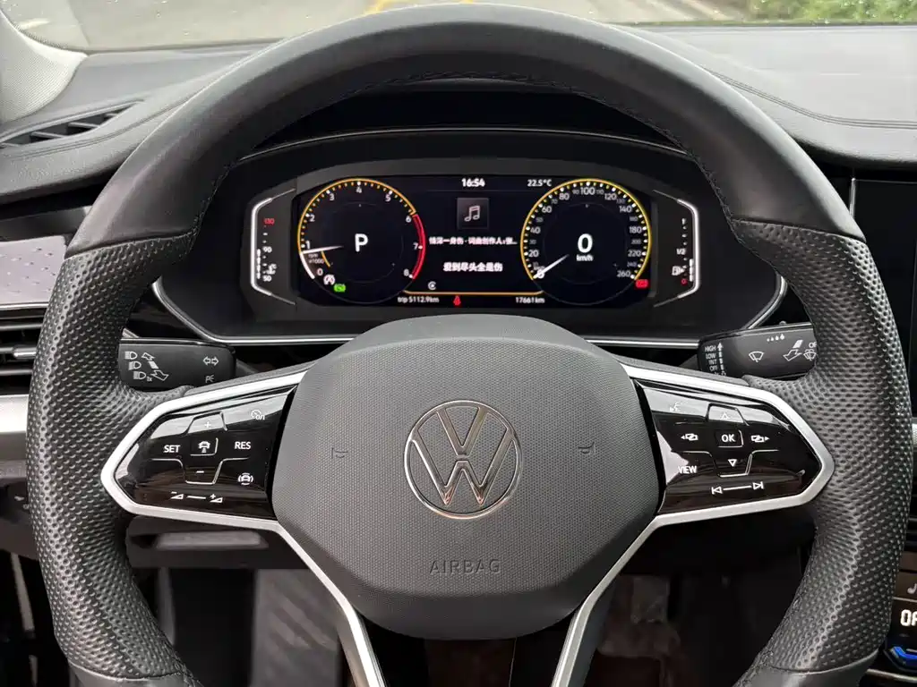 Volkswagen Passat 2023
