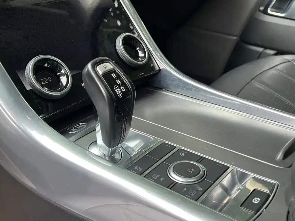 Land Rover Sport 2020 — фото 20