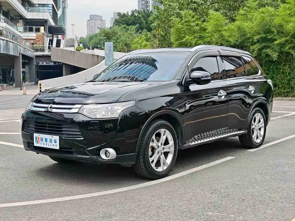 Mitsubishi Outlander 2015 — фото 4