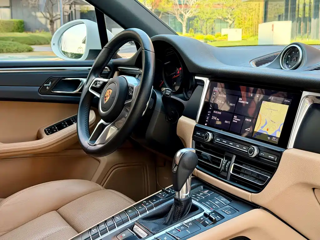 Porsche Macan 2020 — фото 15