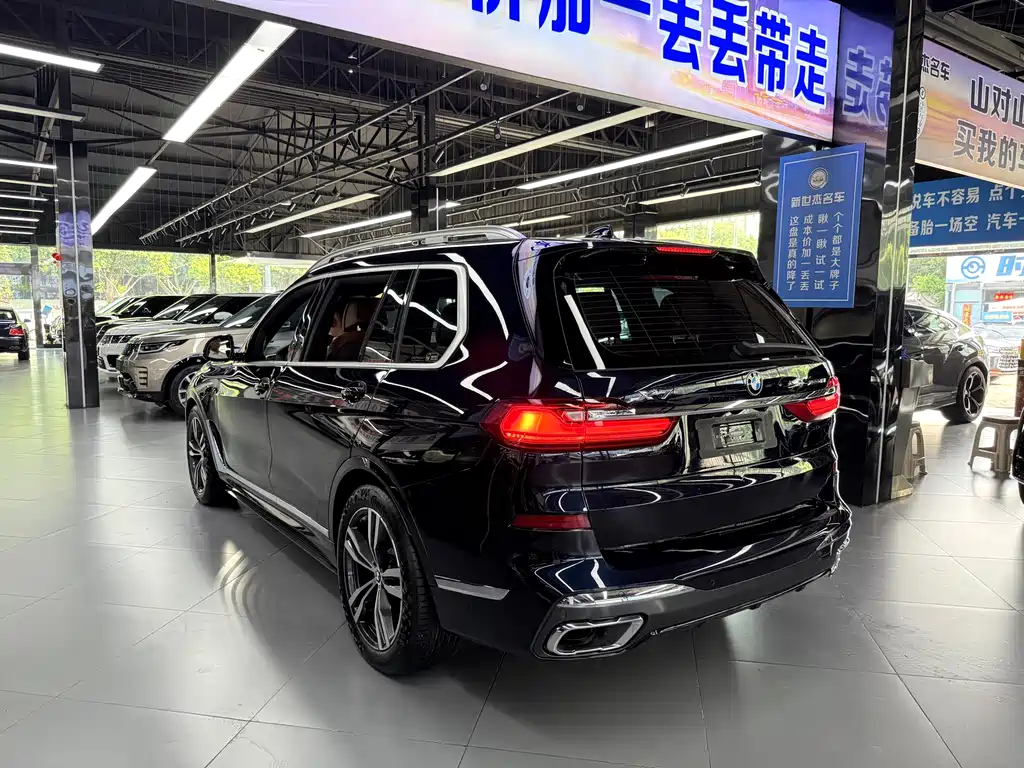 BMW X7 2021 — фото 12