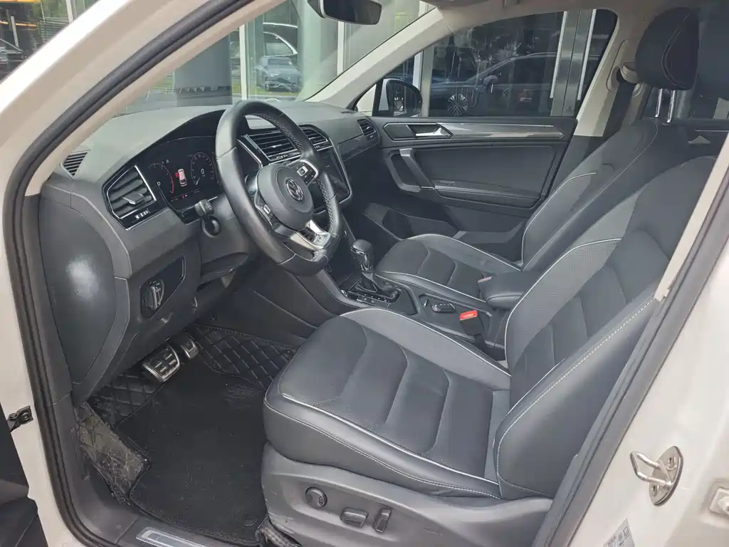 Volkswagen Tiguan L 2020 — фото 12