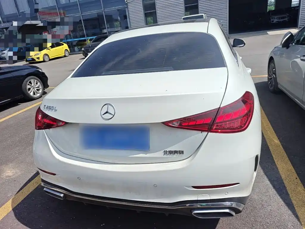 Mercedes-Benz C-Class 2024