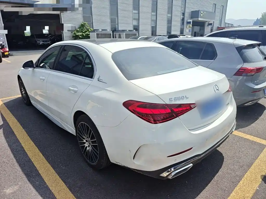 Mercedes-Benz C-Class 2024