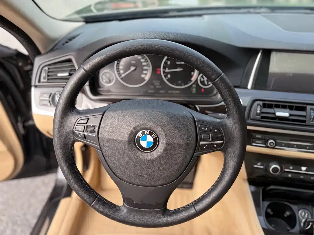 BMW 5 Series 2015 — фото 7