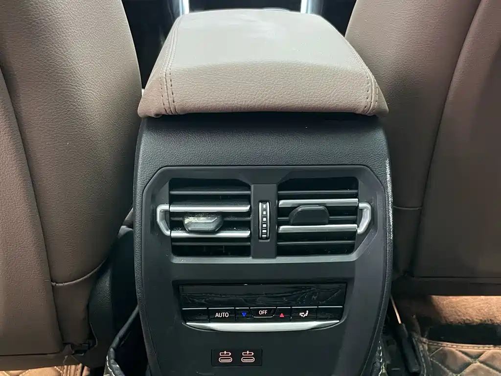 BMW 3 Series 2023 — фото 15